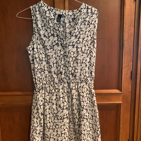 GAP Tops - GAP Floral Top